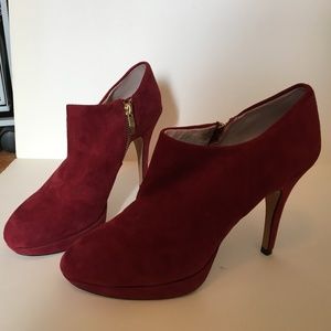 Vince Camuto Suede Elvin Booties size 8